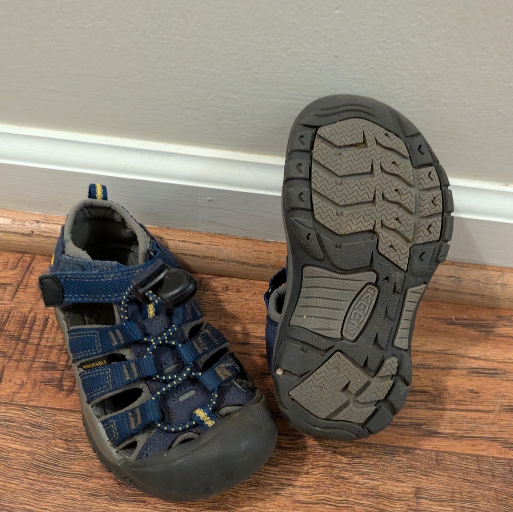 Keen toddler water shoes